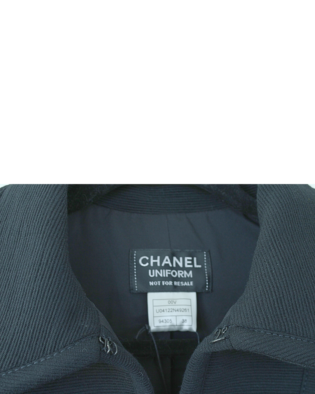 CHANEL Uniform Blazer Negro de Distribución Limitada - Imagen 4